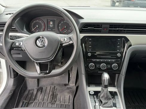 Used 2021 Volkswagen Passat 2.0T SE image 17