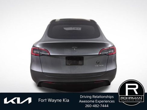 Used 2025 Tesla Model Y Long Range AWD/4WD image 9