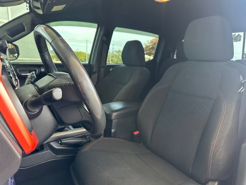 Used 2020 Toyota Tacoma TRD Sport AWD/4WD image 9