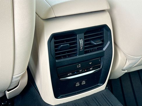 Used 2021 BMW 330i Sedan w/ Premium Package image 25