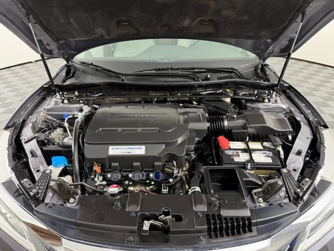 Used 2017 Honda Accord Touring image 16