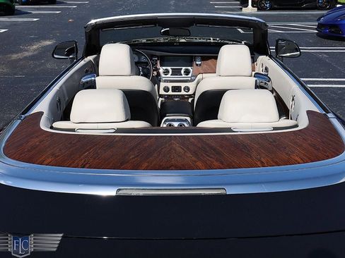 Used 2017 Rolls-Royce Dawn Convertible image 12