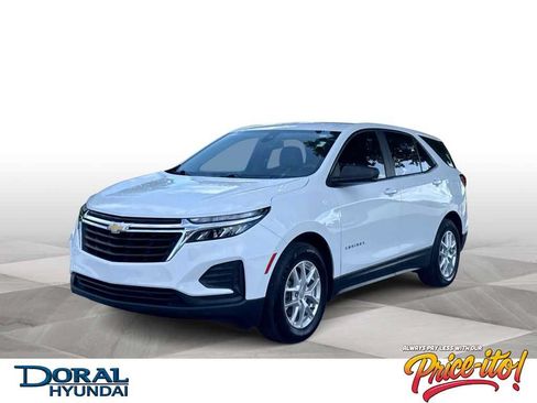 Used 2022 Chevrolet Equinox LS FWD image 1