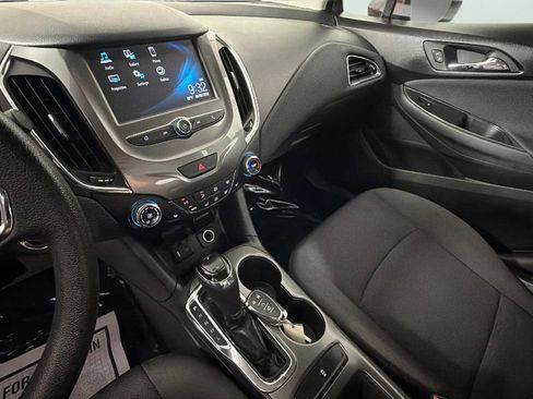 Certified 2017 Chevrolet Cruze LT w/ Convenience Package FWD image 19