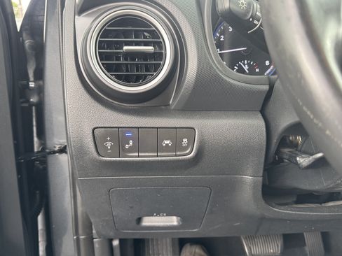 Used 2020 Hyundai Kona Limited AWD/4WD image 20