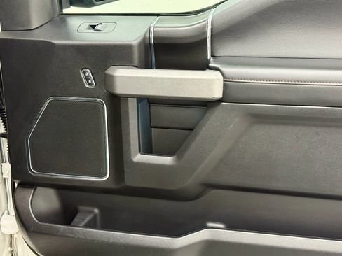 Used 2018 Ford F150 Platinum w/ Equipment Group 701A Luxury image 28