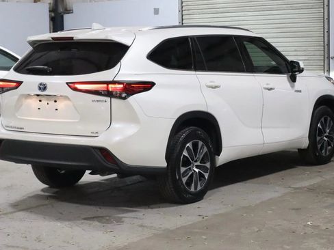 Used 2021 Toyota Highlander XLE image 5