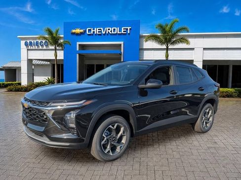 New 2026 Chevrolet Trax LT w/ Driver Confidence Package FWD image 3