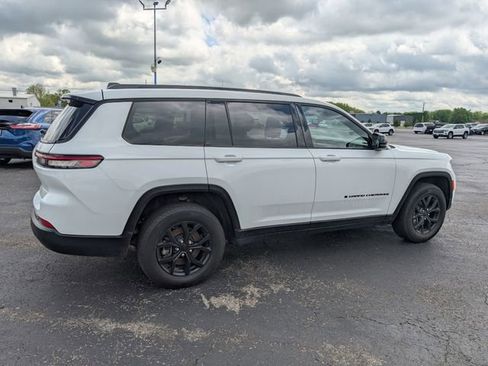Used 2024 Jeep Grand Cherokee L Altitude AWD/4WD image 8