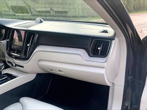 Used 2018 Volvo XC60 T6 Inscription w/ Convenience Package AWD/4WD image 21