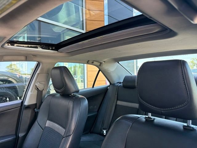 Used 2014 Toyota Camry SE FWD image 19