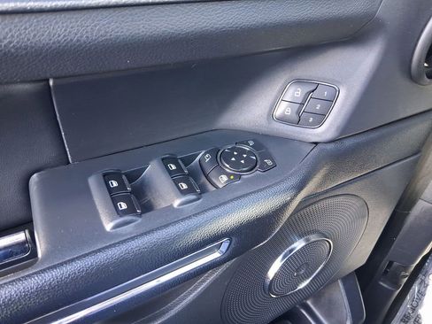 Used 2024 Ford Expedition Max XLT image 19