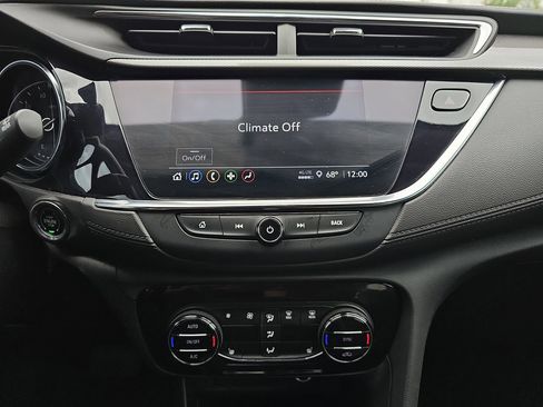 Used 2022 Buick Encore GX Select w/ Sport Touring Package FWD image 25