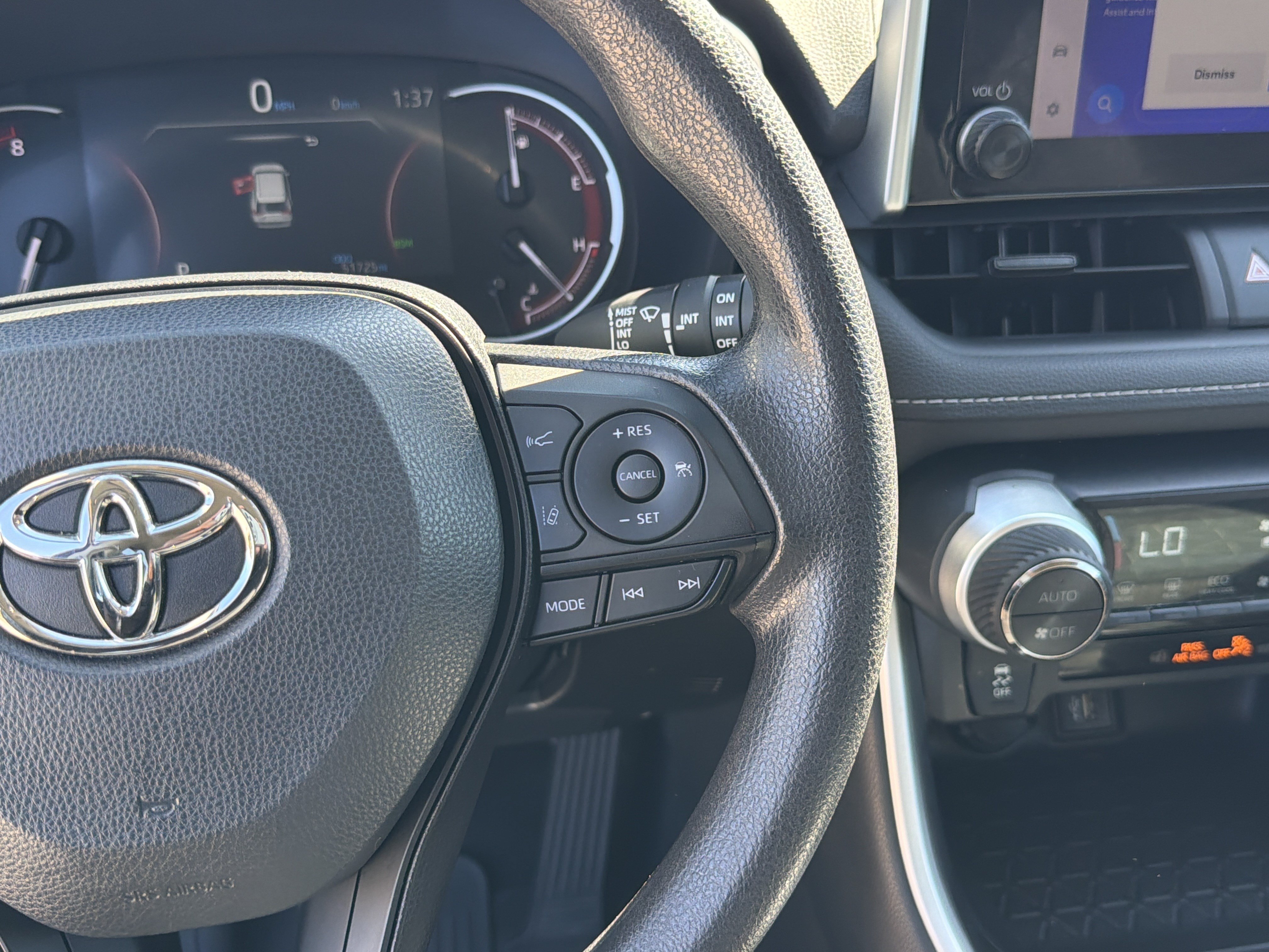 Used 2023 Toyota RAV4 XLE FWD image 20
