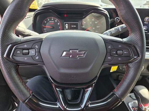 Used 2024 Chevrolet Trax RS w/ Sunroof Package image 15