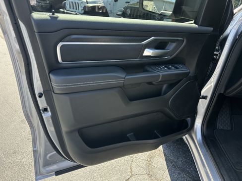 Used 2025 RAM 1500 Big Horn AWD/4WD image 11