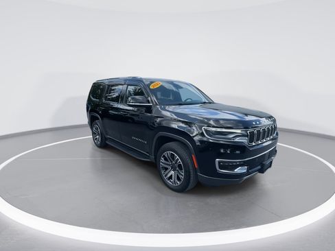 Used 2022 Jeep Wagoneer Series III AWD/4WD image 2