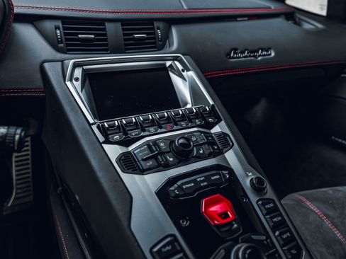 Used 2018 Lamborghini Aventador S AWD/4WD image 41