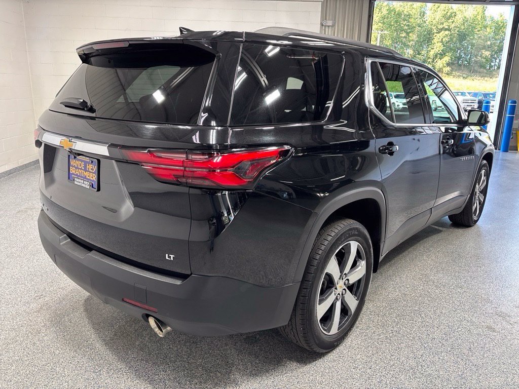 Used 2023 Chevrolet Traverse LT w/ LT Premium Package AWD/4WD image 7