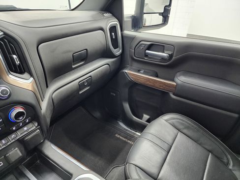 Used 2022 Chevrolet Silverado 3500 High Country w/ Snow Plow Prep/Camper Package image 12