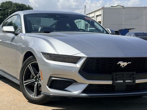 Used 2025 Ford Mustang Premium RWD image 2