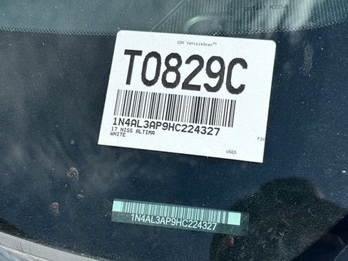 Used 2017 Nissan Altima 2.5 SR w/ Midnight Edition Package FWD image 16