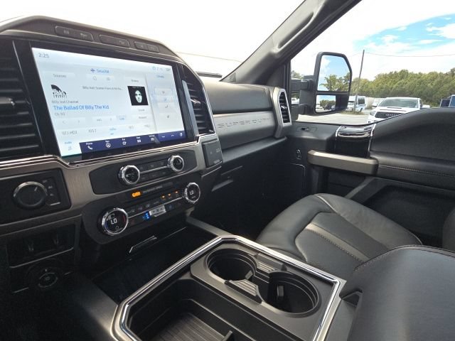 Used 2022 Ford F450 Platinum w/ FX4 Off-Road Package AWD/4WD image 27
