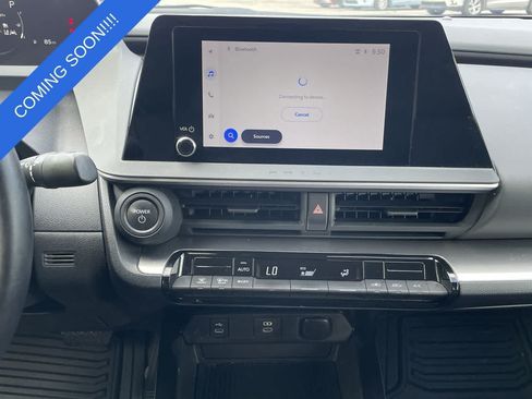 Used 2024 Toyota Prius LE FWD image 13
