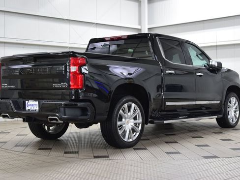 Used 2025 Chevrolet Silverado 1500 High Country w/ High Country Premium Package AWD/4WD image 8