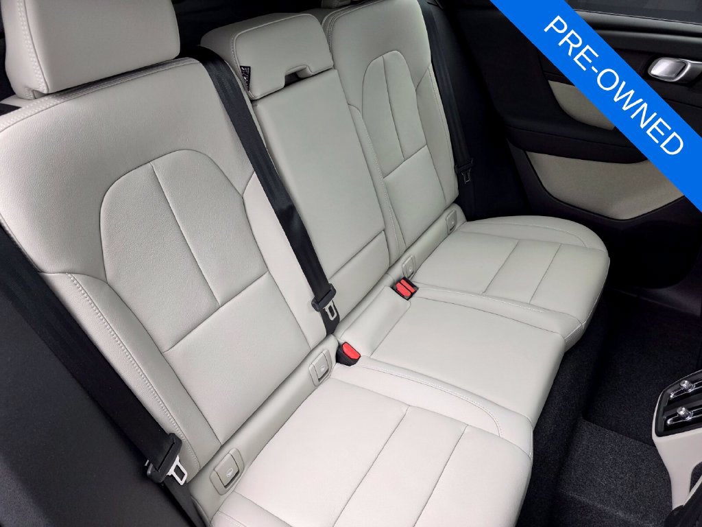 Used 2026 Volvo XC40 B4 Plus w/ Protection Package FWD image 27