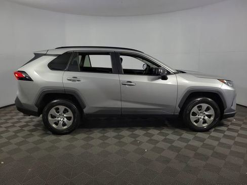 Used 2019 Toyota RAV4 LE image 10