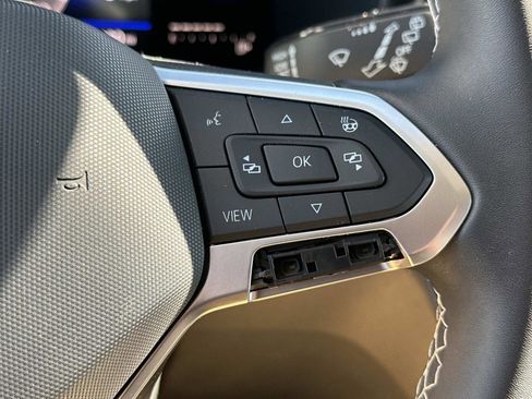 Used 2022 Volkswagen Taos SE image 23