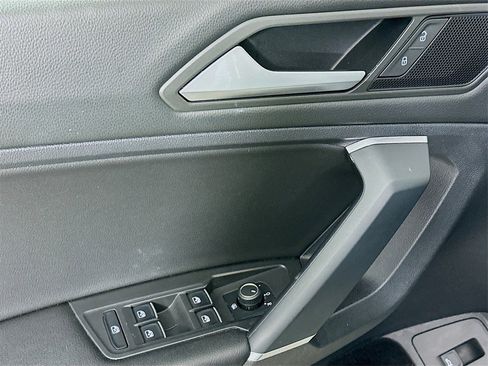 Used 2020 Volkswagen Tiguan SEL image 22