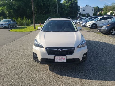 Used 2018 Subaru Crosstrek 2.0i Premium w/ Eyesight System image 2