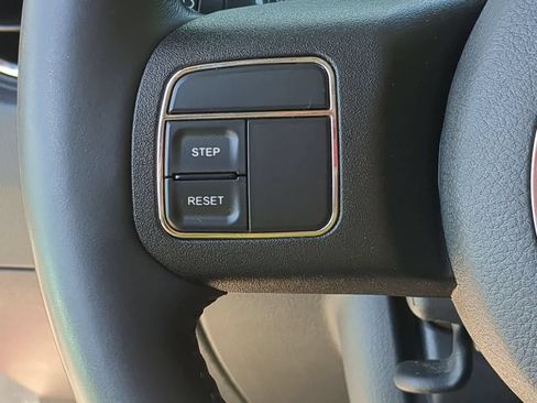 Used 2015 Jeep Patriot High Altitude FWD image 23