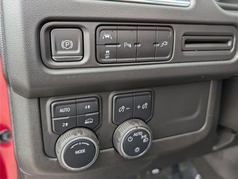 Used 2022 Chevrolet Tahoe LT image 23