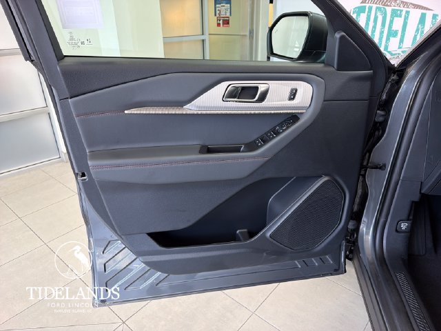 New 2026 Ford Explorer Active RWD image 12
