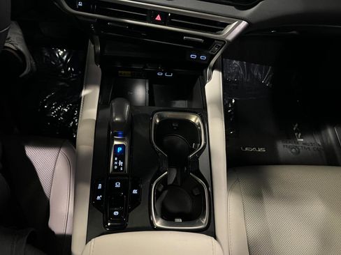 Used 2023 Lexus RX 350h image 19