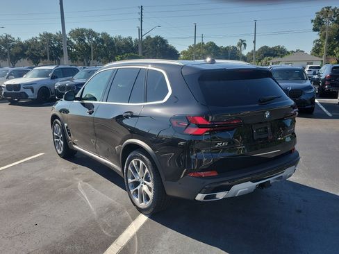New 2026 BMW X5 xDrive40i w/ Climate Comfort Package image 3