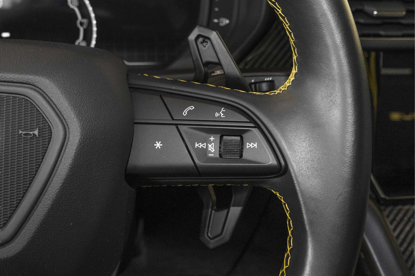 Used 2024 Lamborghini Urus Performante AWD/4WD image 41