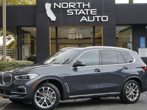 Used 2020 BMW X5 xDrive50i w/ Executive Package image 1