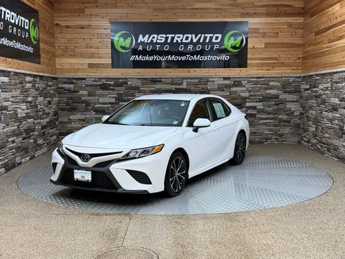Used 2020 Toyota Camry SE image 4