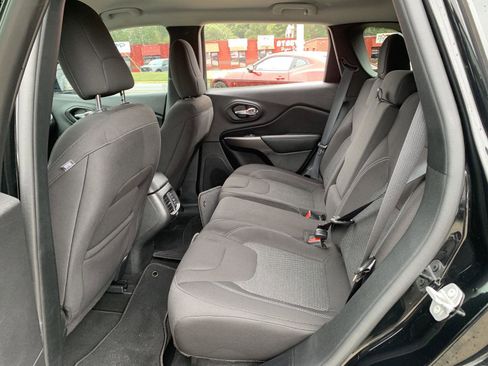 Used 2021 Jeep Cherokee Latitude image 29