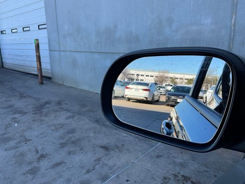 Used 2025 Kia Soul LX w/ LX Technology Package image 17