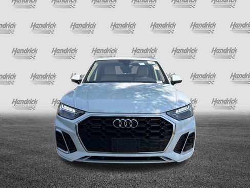Used 2023 Audi Q5 2.0T Premium w/ Convenience Package AWD/4WD image 3