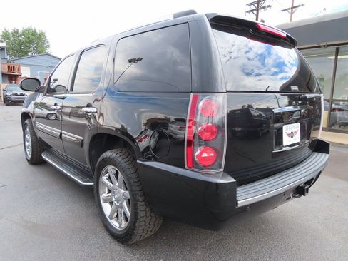 Used 2008 GMC Yukon Denali AWD/4WD image 3