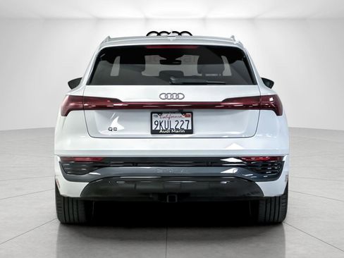 Used 2024 Audi Q8 e-tron Prestige image 4