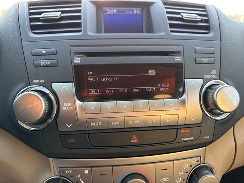 Used 2011 Toyota Highlander 2WD image 23