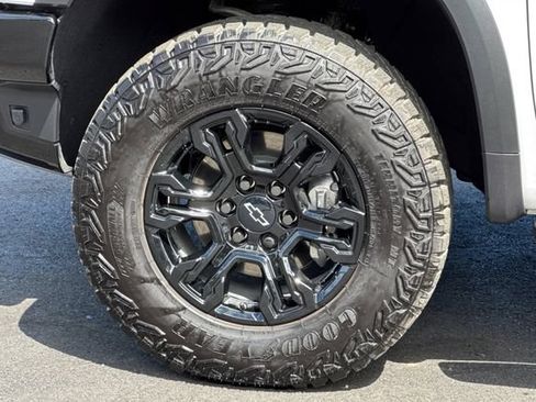 Used 2026 Chevrolet Silverado 1500 ZR2 AWD/4WD image 46