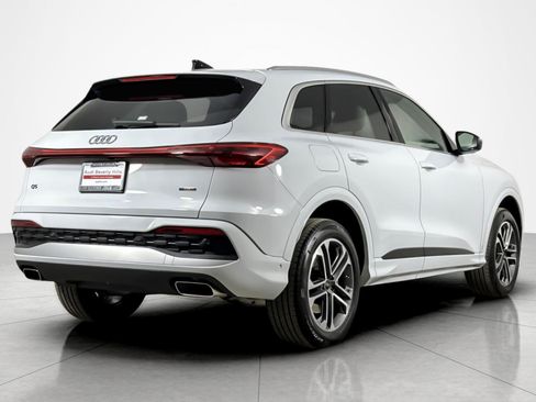 Used 2025 Audi Q5 Premium w/ Convenience Package AWD/4WD image 5